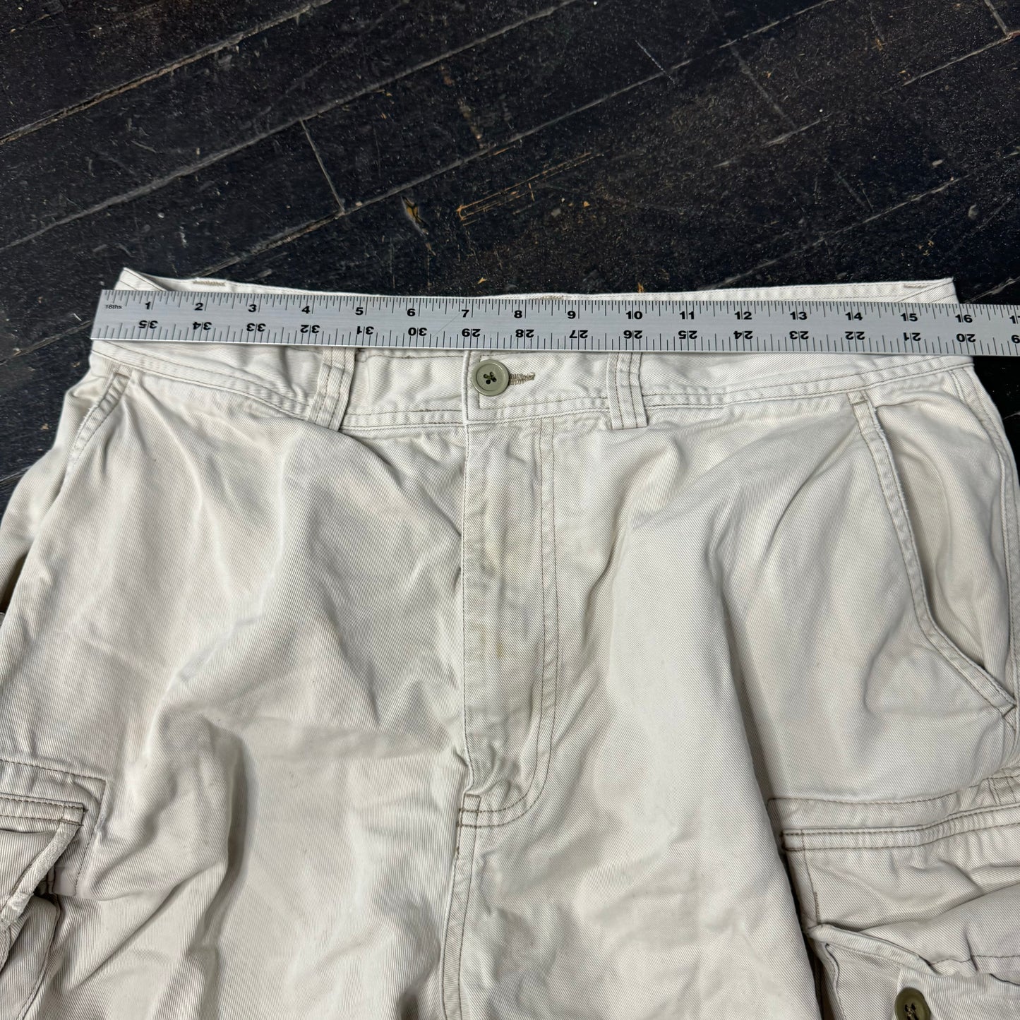 (33) Y2K Polo Cargo Shorts