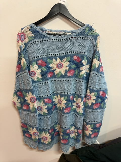 Vintage knitted jumper; cottagecore - Gem