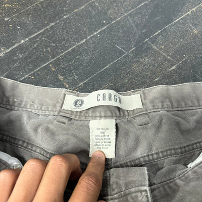 (36) Y2K Cargo Shorts