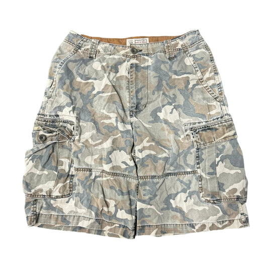 (31) Y2K Camo Cargo Shorts