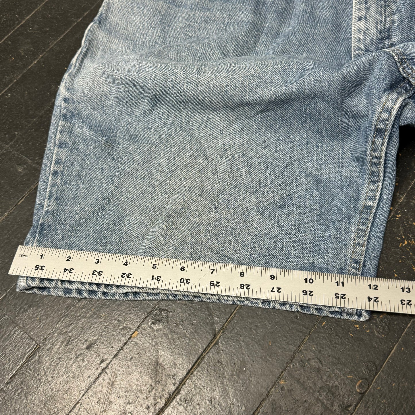 (38) Y2K Wrangler Jorts