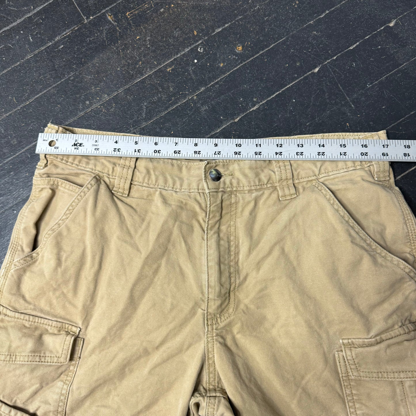 (34) Y2K Carhartt Cargo Shorts