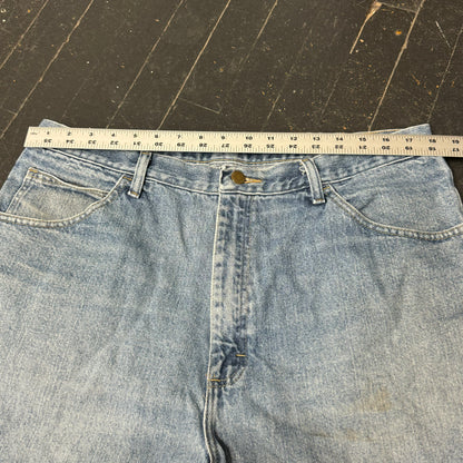 (38) Y2K Wrangler Jorts