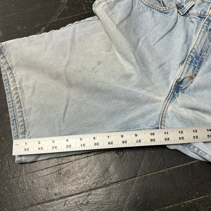 (36) 90s Levi’s 550 Jorts