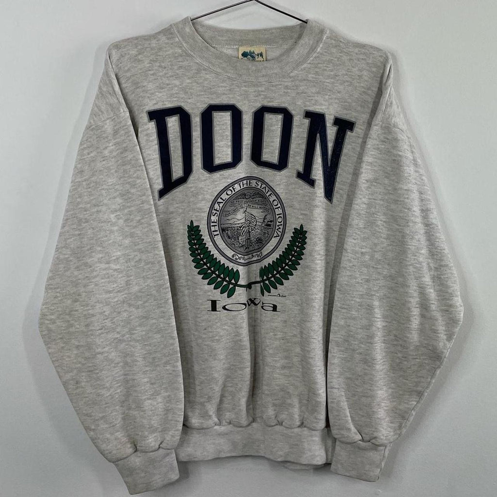 (L) 90s Doon Iowa Crewneck Sweatshirt